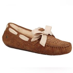 UGG Women's Dakota Sunshine Perforated Detail Chestnut Bows 7